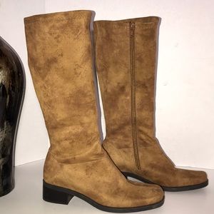 🌻$12🌻 Naturalizer suede-feel boots